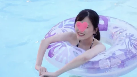 FC2-PPV-1503339 Overwhelming beautiful girl JD Yuka and private Gonzo in the night pool ❤️ A transparent face with glasses removed ❤️ Limited release [2980pt → 1980pt] Purchase privilege available