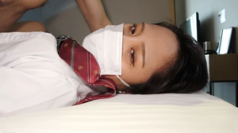 FC2-PPV-1701061 First shot 18 years old who just graduated ❤️ Kana-chan ❤️ I’m in trouble with a poor gal, so please help me! And sad DM ❤️ Gonzo is OK if you do not show up