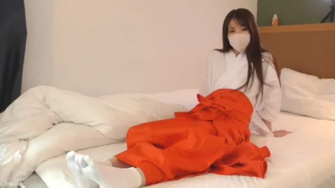 FC2-PPV-1648598 [Genuine amateur] When I put on Misa-chan’s shrine maiden clothes, her innocence improved, but her erotic waist was still the same.