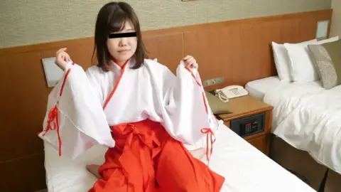 10MUSUME-011022_01 10musume-011022_01 – Even Though She Was An Active Shrine Maiden, She Wasn’t A Virgin, So I Creampied Her As Punishment