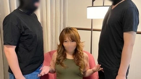 FC2-PPV-1966532 This is my first time participating in the sale. [No individual shooting, over the most vulgar Gonzo in the past w, the first 3P of a mature woman who devours a young meat stick] Dirty mature woman wife Hitomi is pleased with the first 3P