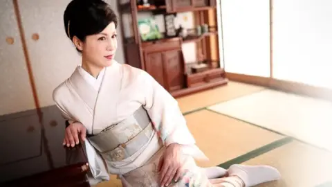 PACOPACOMAMA-050618_268 Pacopacomama-050618_268 – The Mature Sexual Techniques Of A 50-Year-Old Kimono-Clad Beauty