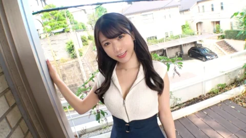SIRO-5201 A beautiful older sister with a cute smile applied for an AV out of curiosity! She plays with her frustrated body and squirts a lot in front of the camera! ! Once she gets used to it, she takes turns attacking and defending, licking the man'