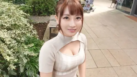SIRO-5435 SIRO-5435 – “148Cm Tall! A Petite Beauty Who Looks Like The Threesome You●Uber Ma●Na Appears! She Prefers Older Men To Handsome Guys! She Likes It Inside And Out! Her Beautiful Round Ass Shakes As Her Shaved Pussy Is Pounded Hard From B