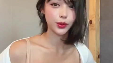 FC2-PPV-4573889 [While supplies last] A Korean busty beauty who rivals an idol! Close-up on amateur masturbation! [Uncensored]