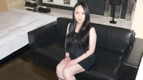 PACOPACOMAMA-032319_057 Pacopacomama-032319_057 – Seducing A Housewife 40 ~ I’m Getting Divorced! Big Breasted Black Haired Beautiful Wife ~